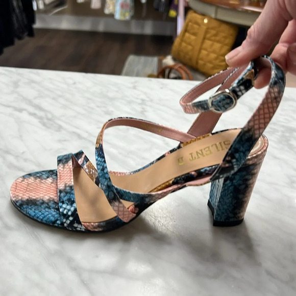 Anthropologie | Silent D Pink Blue Snake Print Ankle Wrap Georgi Sandal Size 8 - Picture 4 of 12
